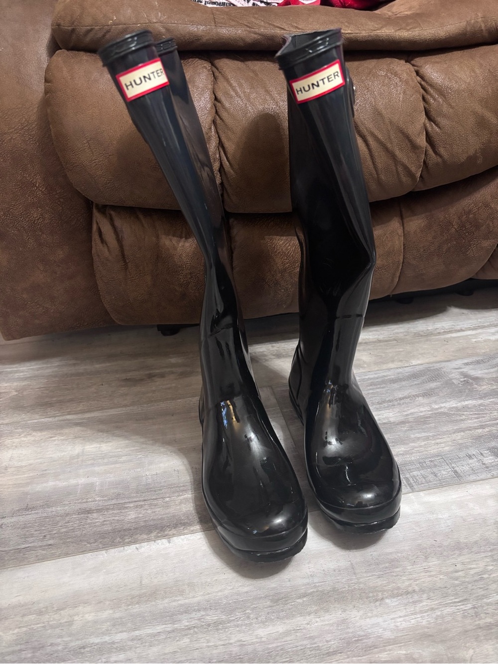 Hunter Tall Gloss Rain Boots in Navy with Red Logo
